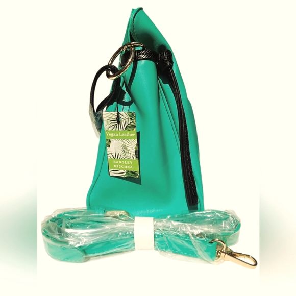 Badgley Mischka Women\'s Green And Black Shoulder Bag with Adjustable Strap- NWT